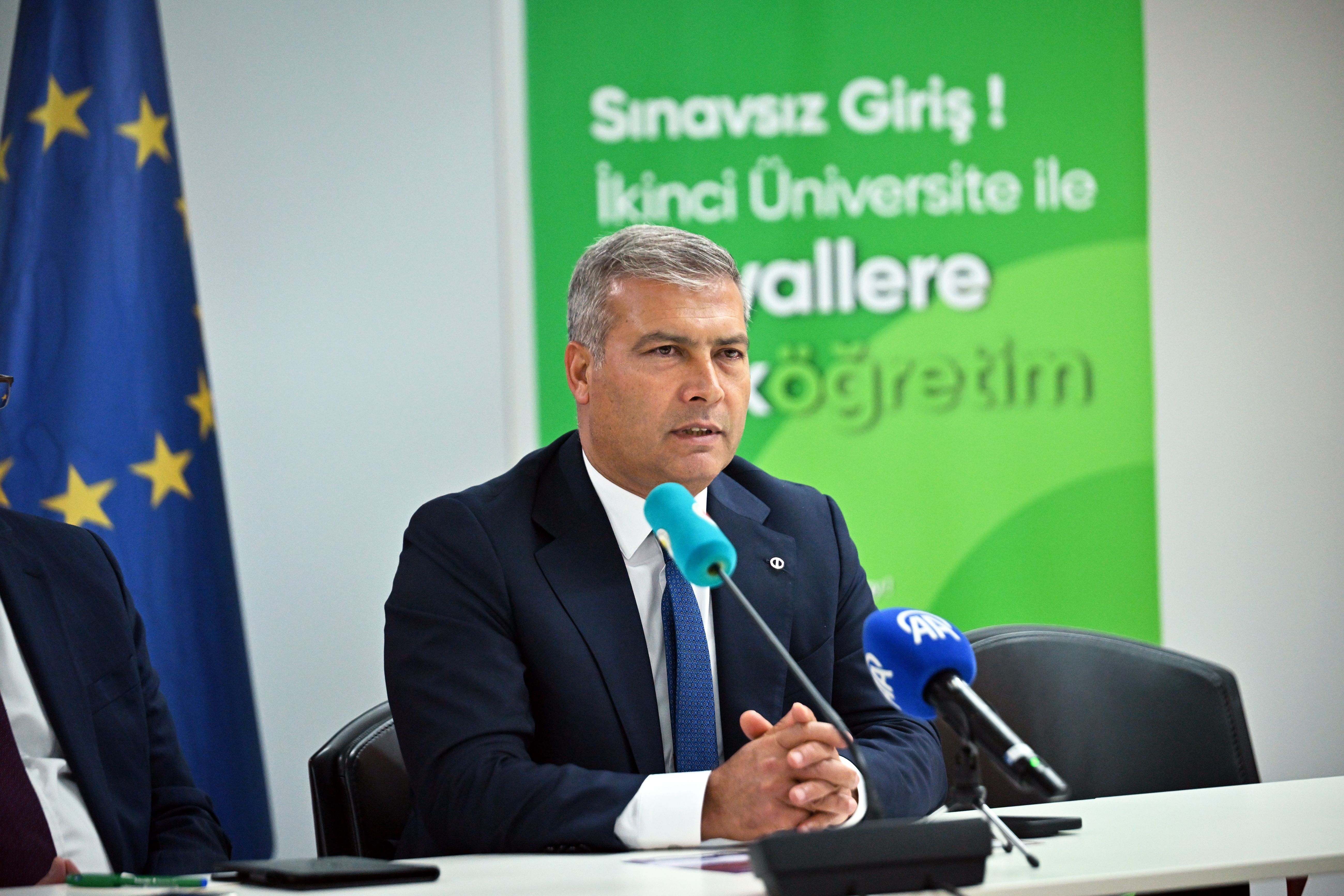 AA-20251008-39351344-39351342-ANADOLU_UNIVERSITESI_BRUKSELDE_TURK_DILI_VE_KULTURU_PROGRAMINI_TANITTI.jpg