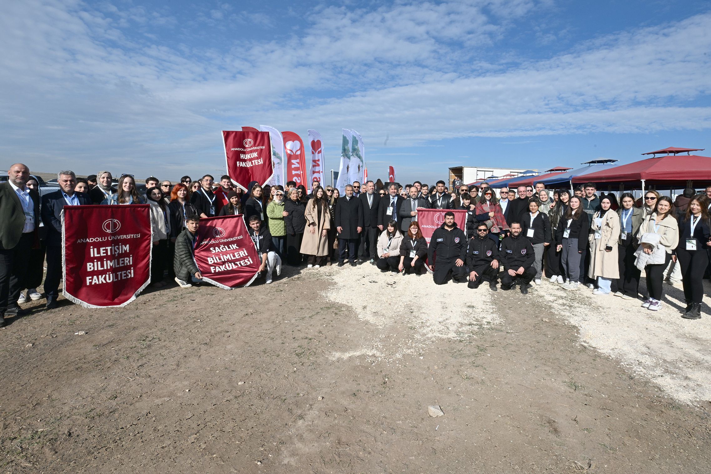 Anadolu Üniversitesi “Her Öğrenci Bir Fidan” projesini hayata geçirdi: 6 bin fidan doğayla buluştu