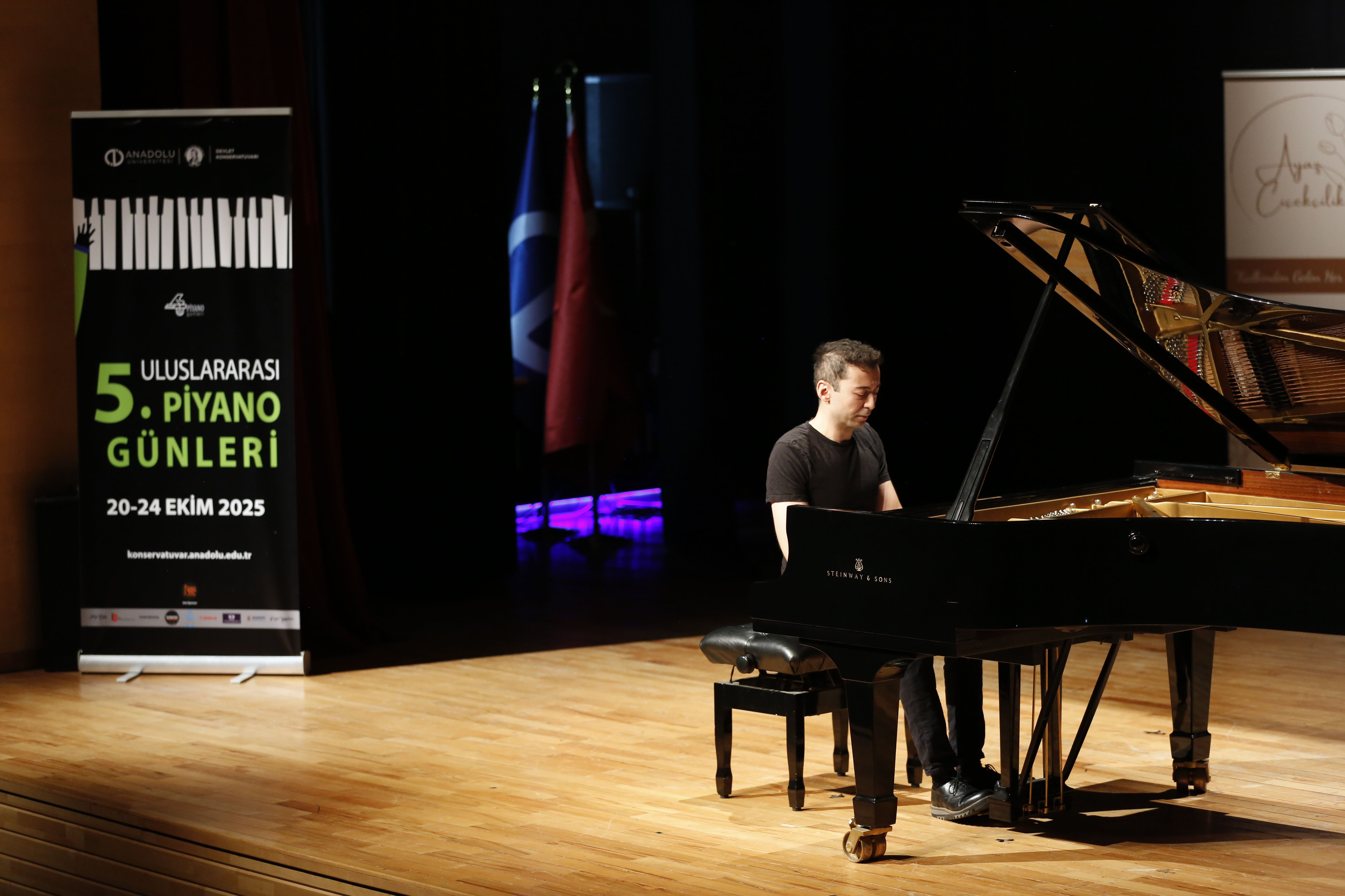 5. Uluslararası Piyano Günleri kapsamında Piyanist Emre Yavuz “Piyano Resitali” ile müzikseverlerle buluştu