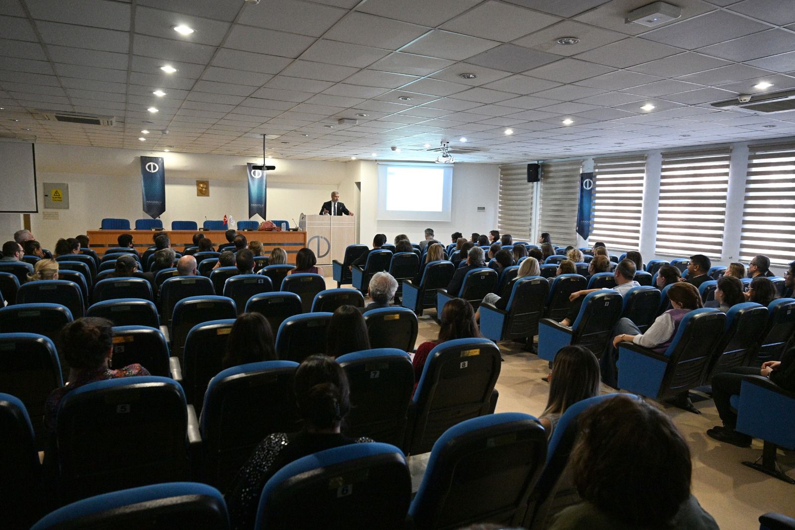 Rektör Adıgüzel, Eczacılık Fakültesi Akademik Kurul Toplantısına katıldı