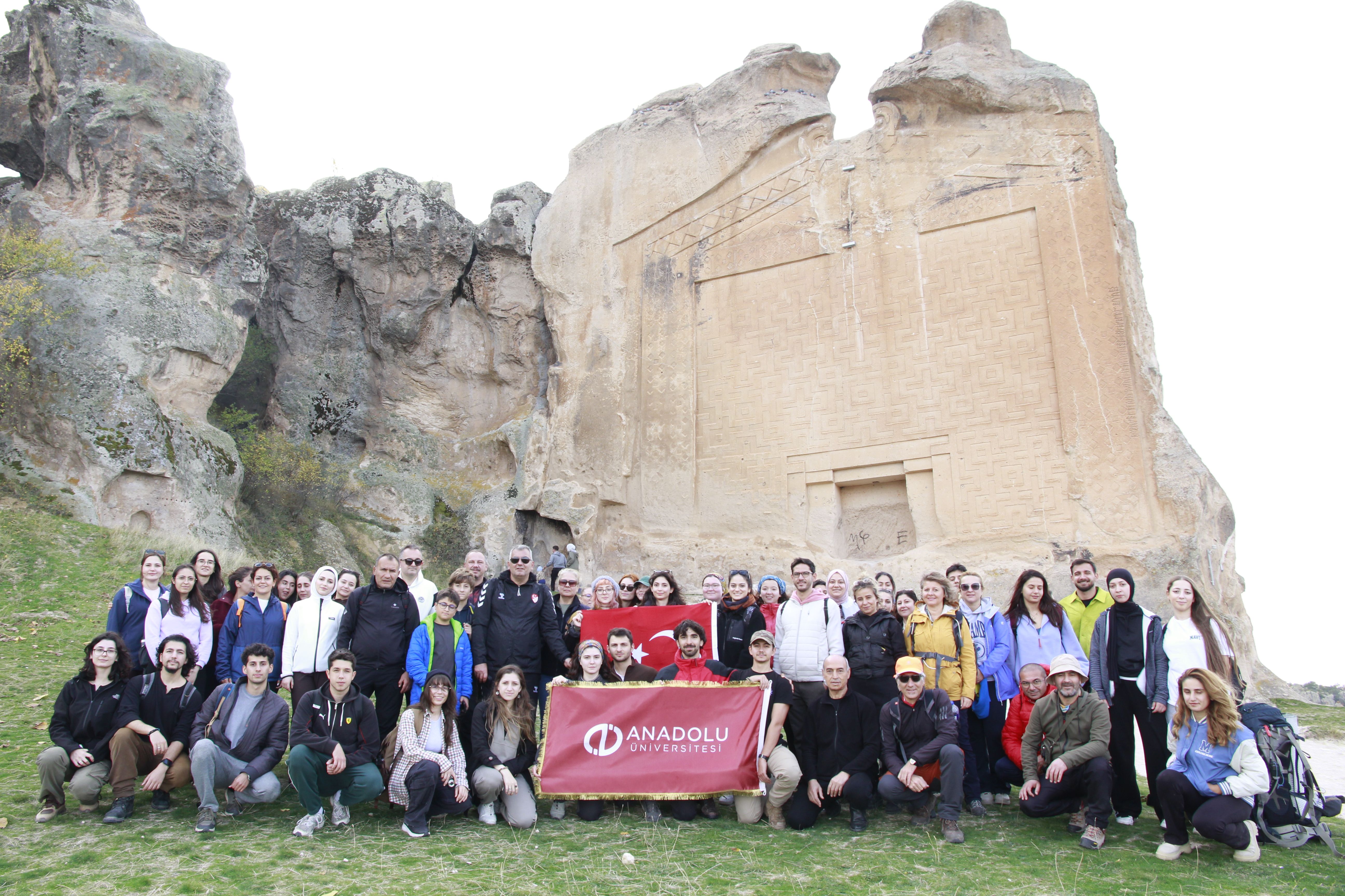 SKS tarafından Yazılıkaya Doğa Yürüyüşü gerçekleştirildi