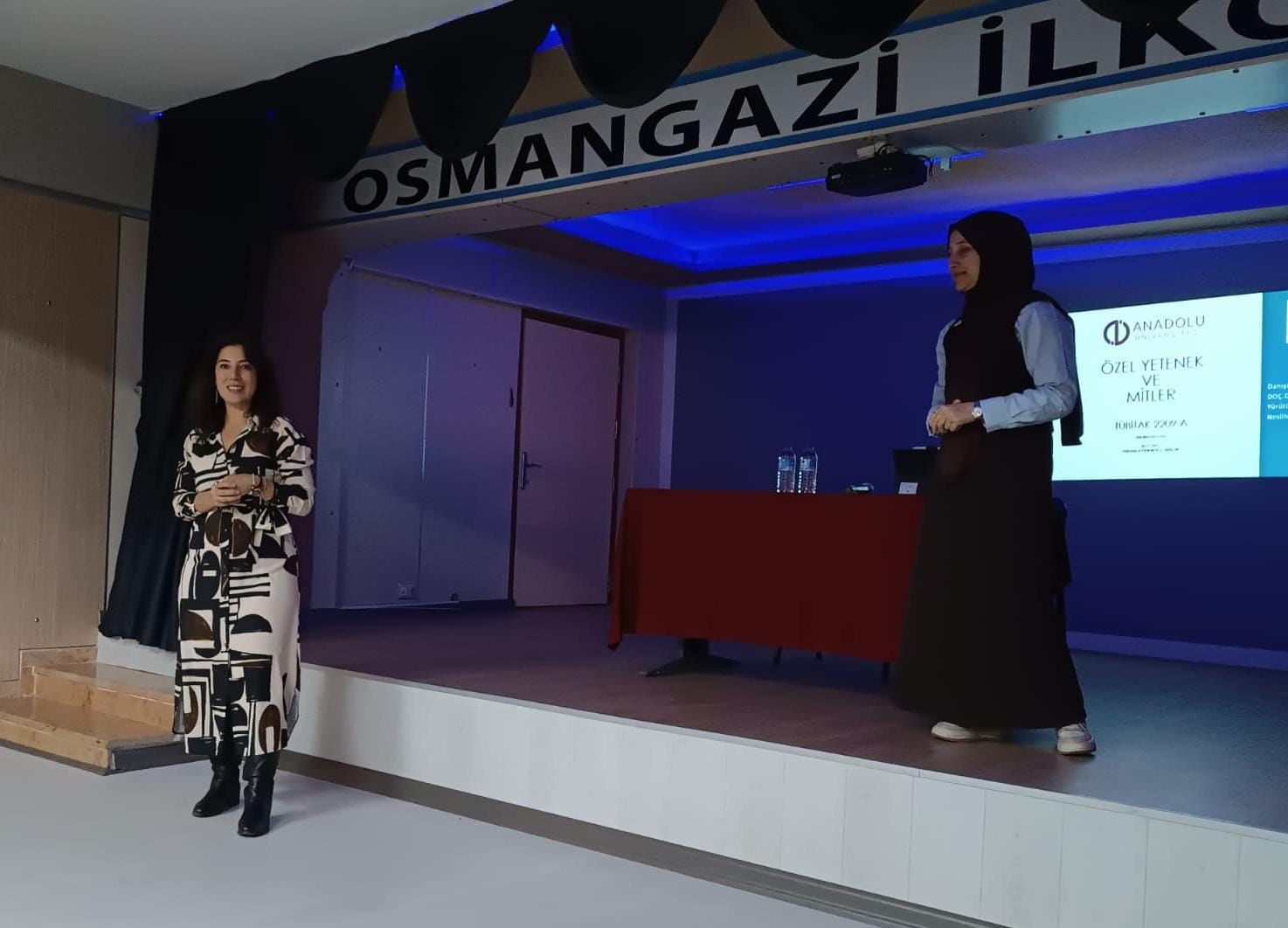 Eğitim Fakültesi öğrencisi TÜBİTAK projesini Osmangazi İlkokulunda sundu