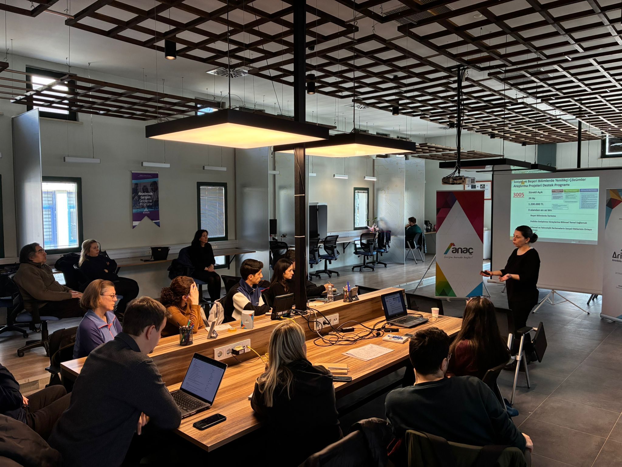 Ulusal Projeler bilgilendirme toplantısı gerçekleştirildi