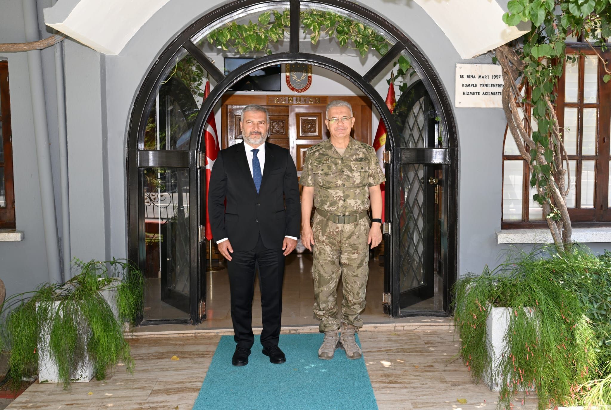 Rektör Adıgüzel’den Kıbrıs Türk Barış Kuvvetleri Komutanlığına ziyaret
