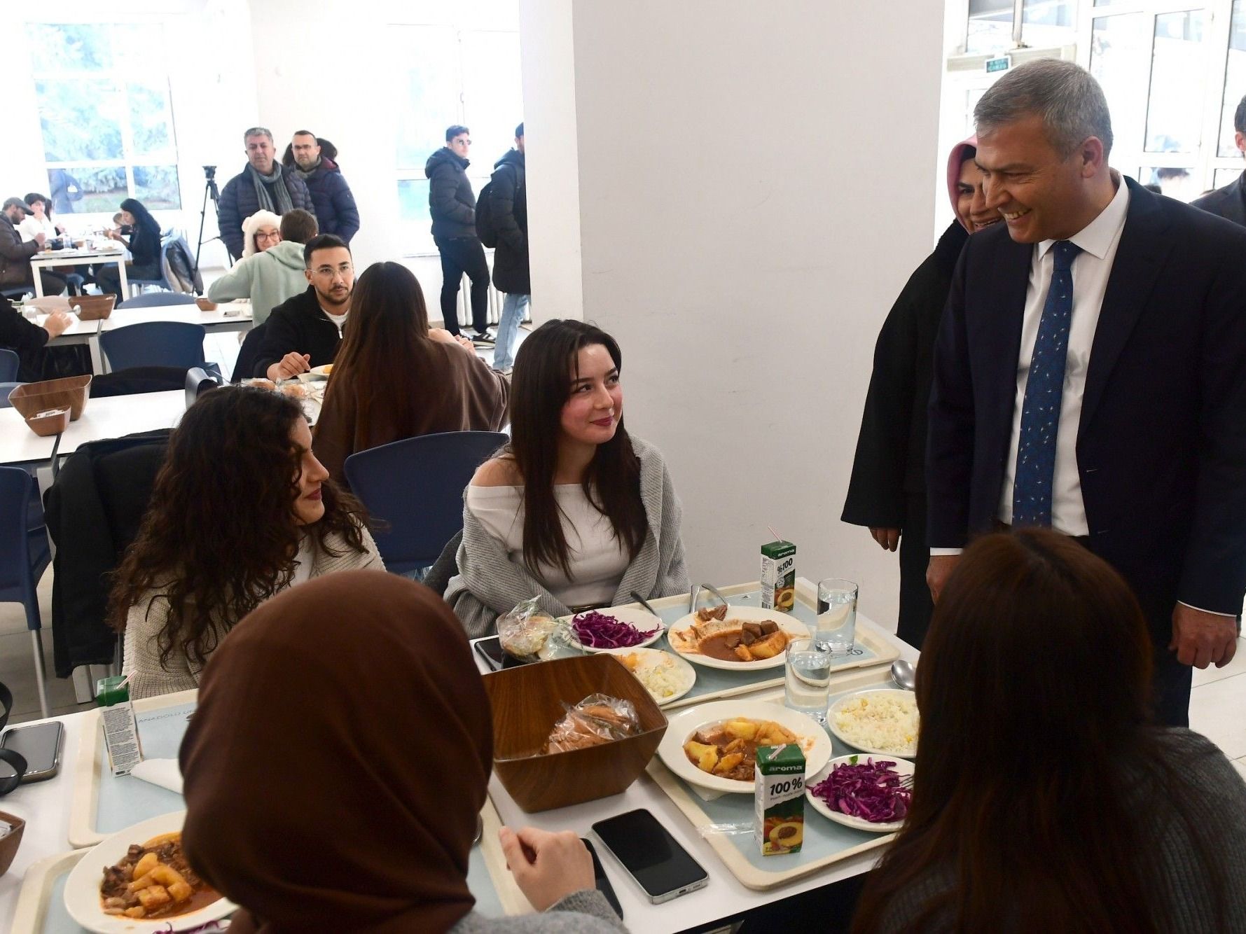 Anadolu Üniversitesi, yemek bursu ile 2600 öğrencisinin yanında