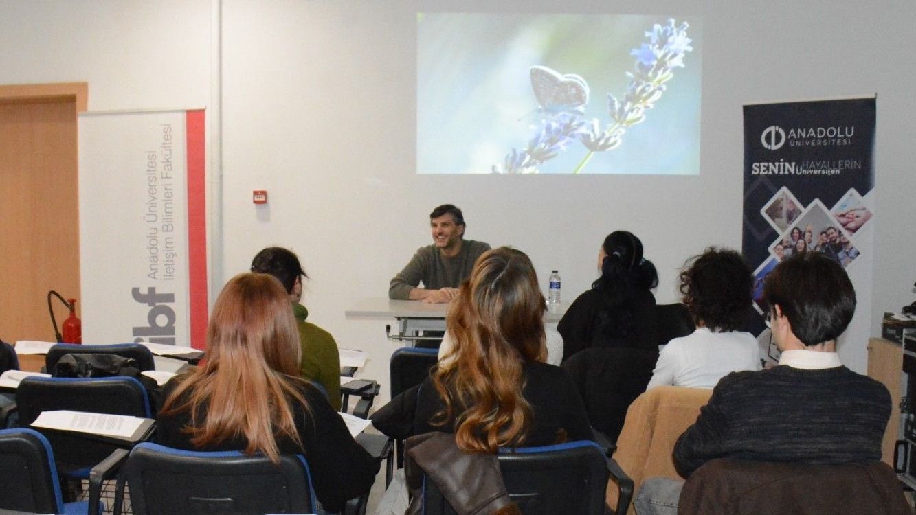 Yönetmen Emre Kavuk İletişim Bilimleri Fakültesi öğrencileriyle buluştu 