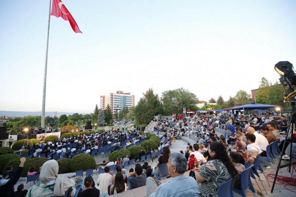 Bozkırın Tezenesi Neşet Ertaş türkülerle anıldı