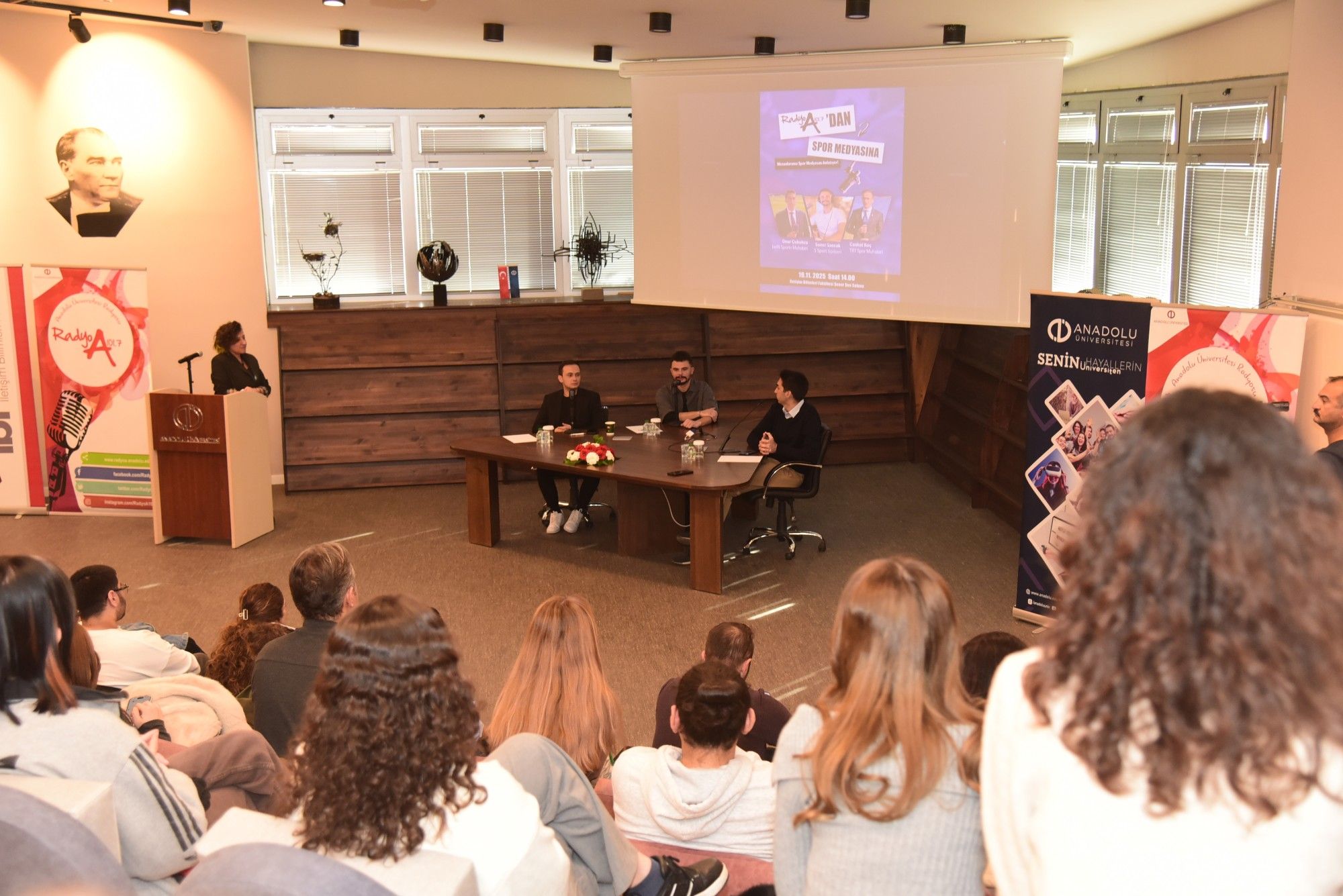 Radyo A spor medyasından önemli isimleri öğrencilerle buluşturdu